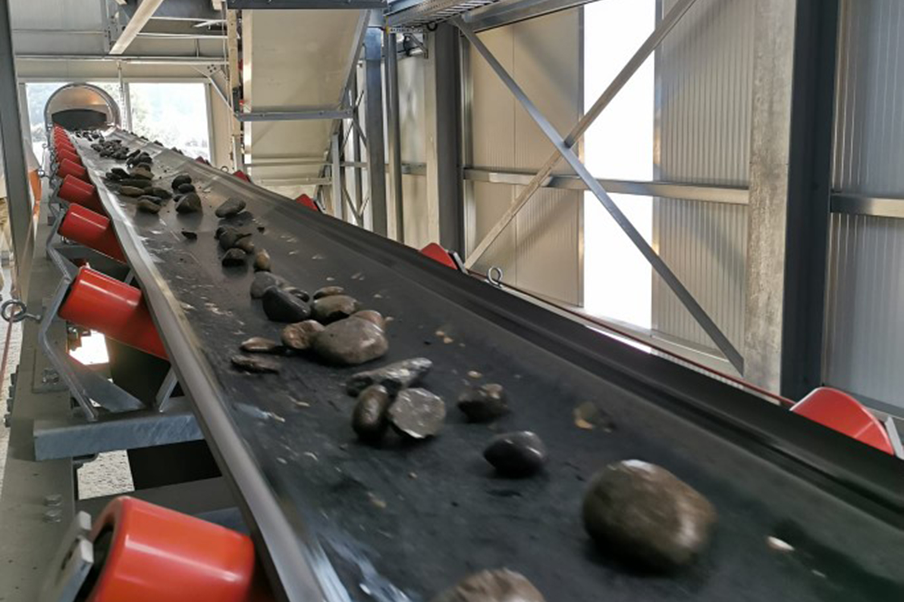 Vollautomatisierte Steuerung für das Kieswerk der Hubschmid AG